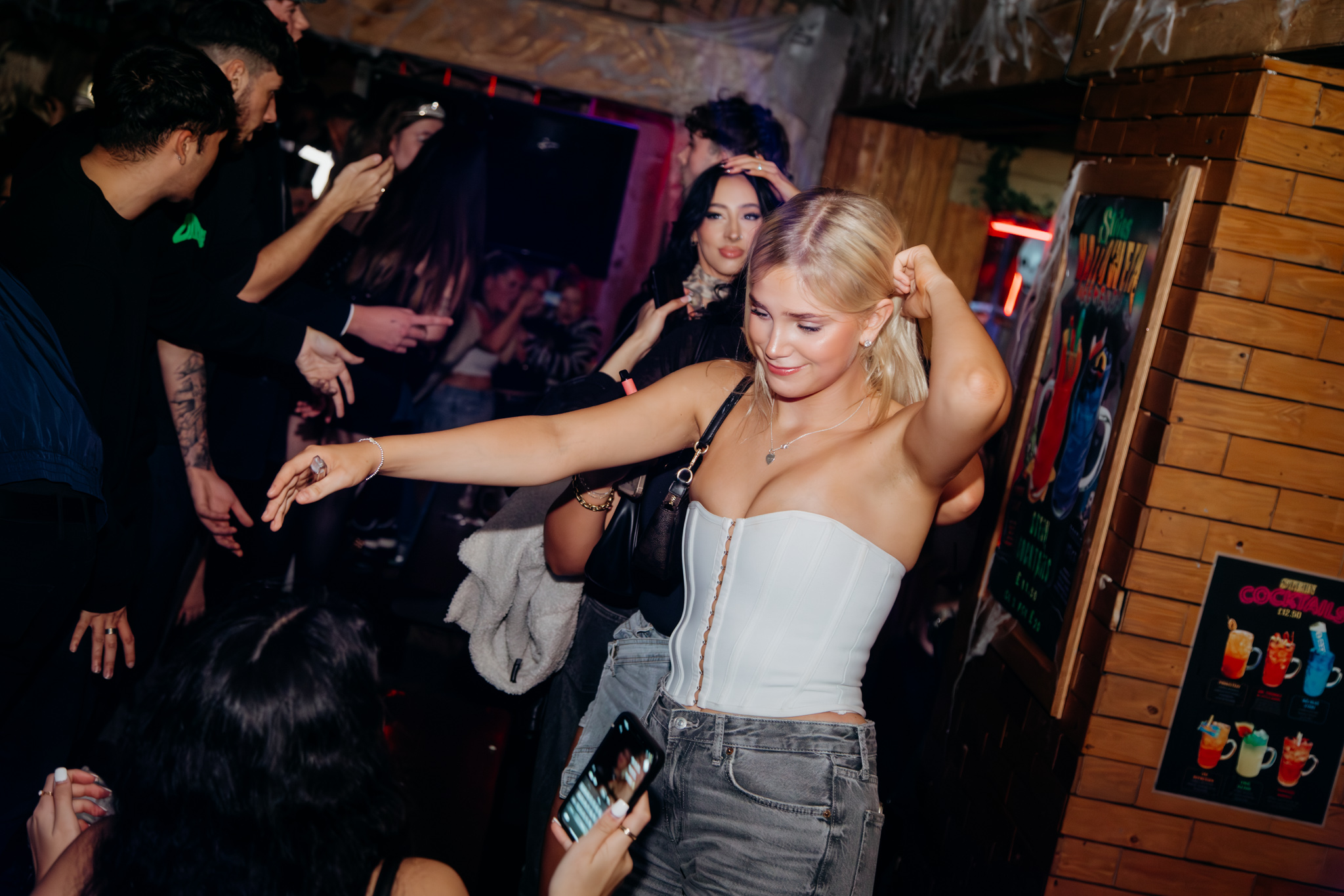 Guest dancing at STEINS